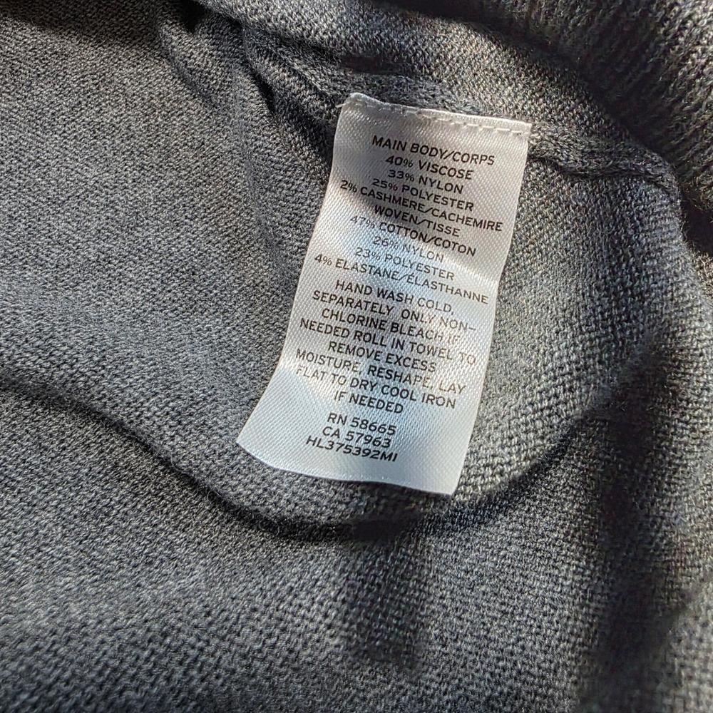 Trouve Women XS Grey Layered Mixed Media V-Neck Sweater Blue Striped Sleeves NWT - Picture 4 of 7